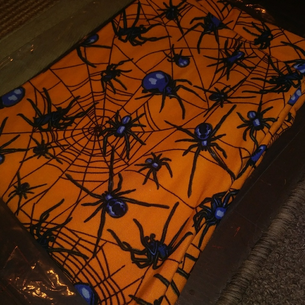 Lularoe Orange with spiders leggings NEW
